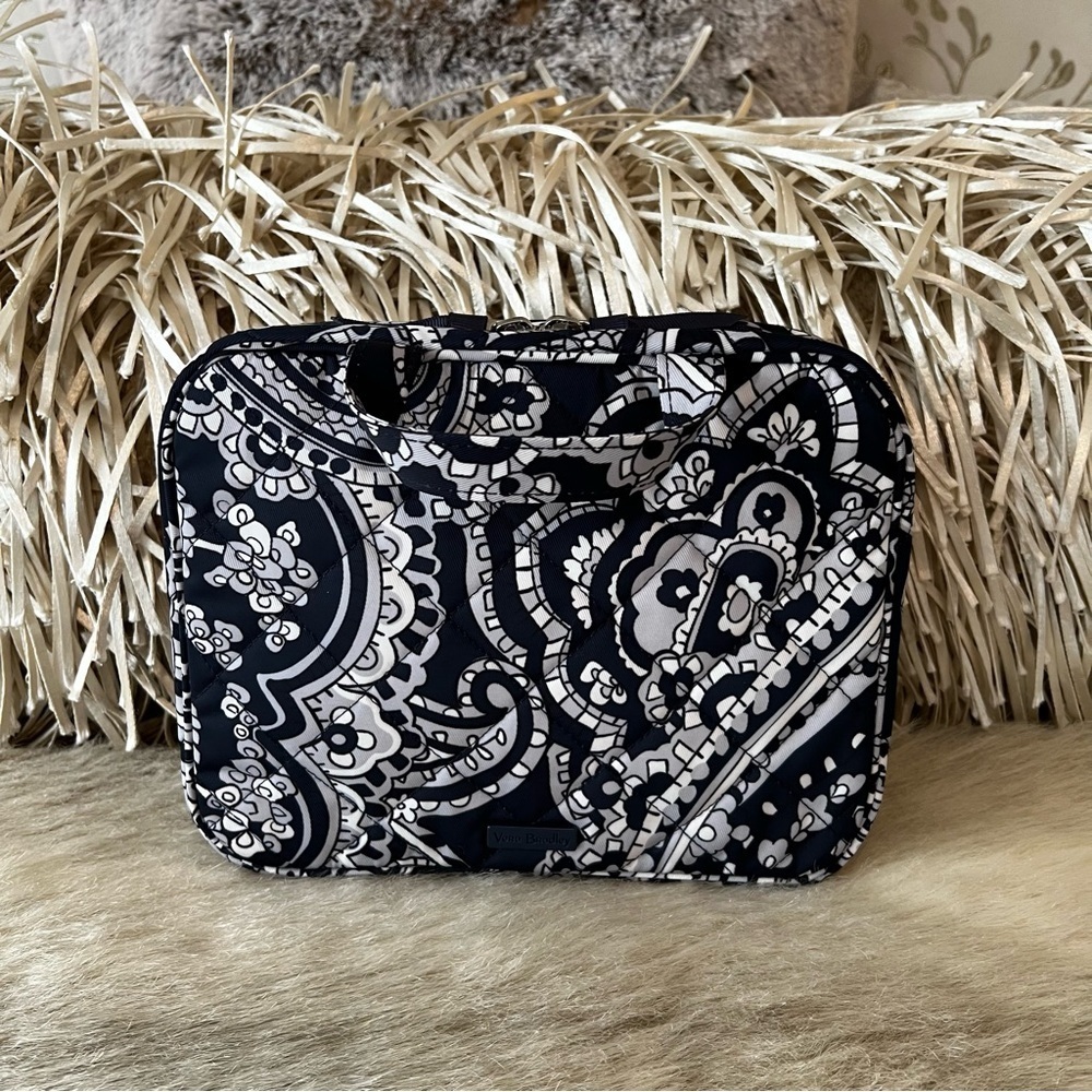 VERA BRADLEY Deep Night Paisley 2019 Mini Hanging Organizer Preformance Twill